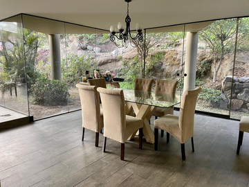 CASA EN VENTA | 2 PISOS + SEMI SÓTANO | JARDÍN