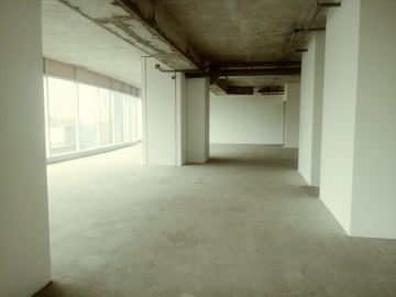 ESPECTACULAR OFICINA DE LUJO EN ALQUILER US$ 2,320 O VENTA US$ 490,000