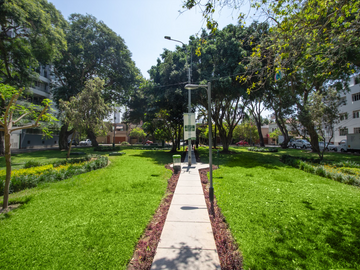 EXCELENTE TERRENO CON PARÁMETROS PARA 12 PISOS 