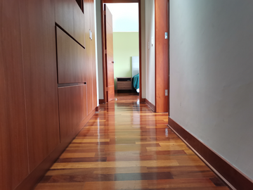 IMPECABLE DUPLEX EN LAS GARDENIAS SURCO