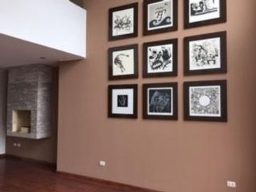 MODERNA CASA EN LA PLANICIE