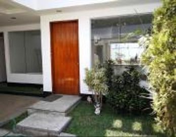 LINDA CASA EN VALLE HERMOSO