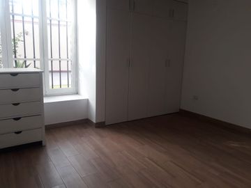 ALQUILO CASA DE 1000M2 URB. RESIDENCIAL MONTERRICO – LA MOLINA