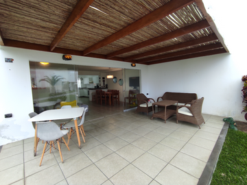 A LA VENTA BELLA CASA DE PLAYA AMOBLADA EN BELLO CONDOMINIO