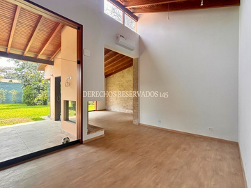OCASIÓN! CASA REMODELADA EN ESQUINA - LA ESTANCIA