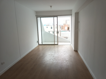 VENDO DEPARTAMENTO FRENTE AL PARQUE CASTILLA LINCE