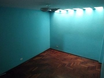 VENTA CASA EN SJM CERCA MALL DEL SUR 5 DORMITORIOS REMODELADA 1 COCHERA