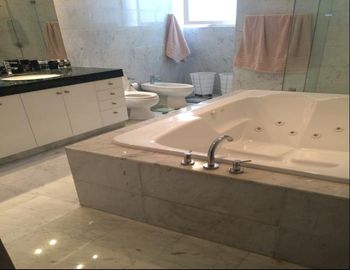 ALVAREZ CALDERON cuadra 4 (Código: 232-469-1)