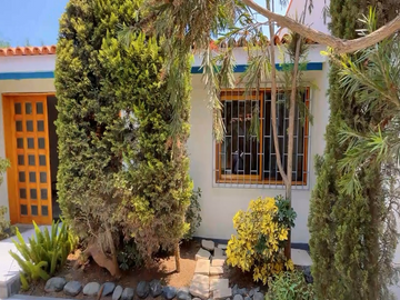 VENDO CASA DE UNA PLANTA EN SURCO 