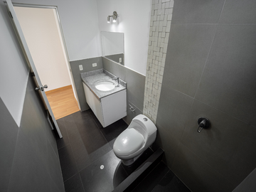 SE VENDE DUPLEX CON TERRAZA. FRENTE AL PARQUE LA CORUÑA, SUR