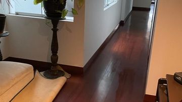 IMPECABLE DPTO EN URBANIZACION CON REJAS DE SEGURIDAD 
