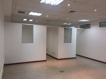 Amplia Oficina de 280 m en Pleno Corazón de Miraflores