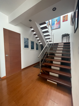 CONDOMINIO 2 PLANTAS - 4 DORMS C/U CON BAÑO - PISCINA