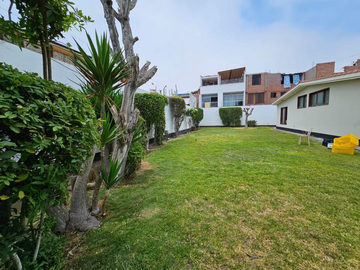 VENTA CASA EN LOS CEDROS DE VILLA ETAPA I