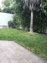 LINDA CASA EN CONDOMINIO EN LA MOLINA