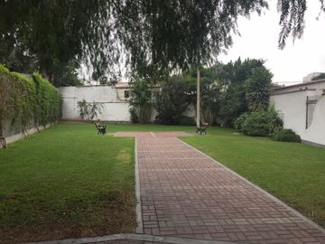 AV golf los incas calle cerrada