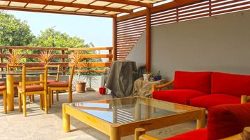 VENTA - ESPECTACULAR DUPLEX CON VISTA A CAMPO DE GOLF