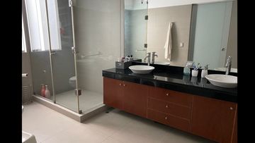 MODERNO DEPARTAMENTO EN VENTA CON LINDA VISTA AL GOLF EN CERROS DE CAMACHO 