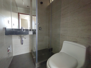 DUPLEX DE ESTRENO EN VENTA EN MIRAFLORES. 2 DORMITORIOS. 