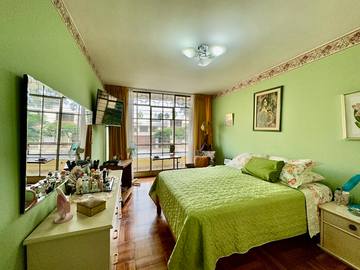 VENDO DEPARTAMENTO ESTILO CASA CON JARDÍN