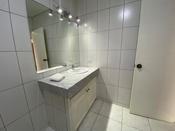 EDIFICIO CON LINDO JARDÍN INTERNO, AMOBLADO ACOGEDOR, MIRO Q