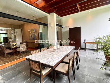 EXCLUSIVA RESIDENCIA CON ACABADOS DE LUJO EN RINCONADA BAJA