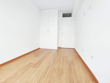 MODERNO DEPARTAMENTO CON COCHERA Y DEPOSITO