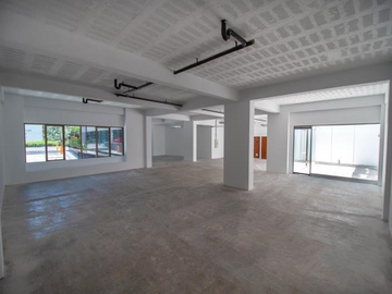 ALQUILER LOCAL COMERCIAL EN SAN ISIDRO - L1 (609-136-112 FABI)