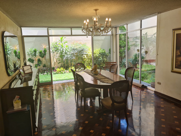 CASA EN VENTA SAN BORJA