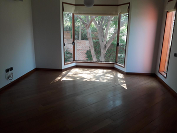 LINDA CASA EN LA PLANICIE
