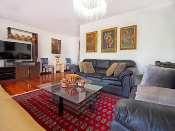 FINO DEPARTAMENTO FLAT ELEVADO EN PRIMER PISO