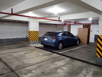 APROVECHE! AMPLIO DEPARTAMENTO CON ASCENSOR DIRECTO, BALCÓN 