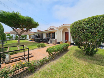 VENTA CASA EN LOS CEDROS DE VILLA ETAPA I