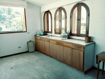 Linda y Amplia Casa Con Jardin