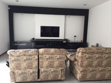 La Planicie- Vendo Casa en Condominio cerca al Club El Golf