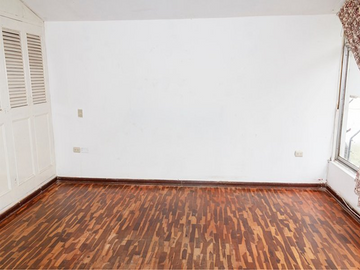 VENTA DE CASA EN LAS ACACIAS - URB. SANTA VICTORIA