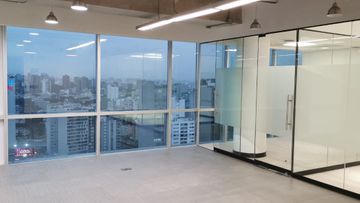 OFICINA IMPLEMENTADA  A.0. 136M2 EDIFICIO INTELIGENTE IMPECABLE
