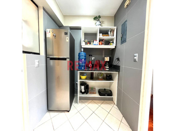 SE VENDE DEPARTAMENTO EN SAN ISIDRO 3ER PISO VISTA EXTERIOR 