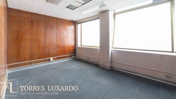 OCASIÓN VENTA DE OFICINA CÉNTRICA + ESTACIONAMIENTO LINCE