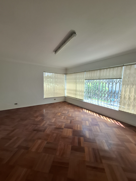 ALQUILER CASA EN SAN ISIDRO (609-142-40 LUCY)