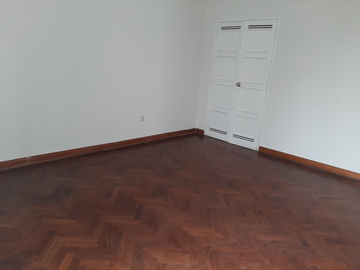 VENTA CASA PARA OFICINA,  SAN ISIDRO CERCA AL HOSPITAL FAP