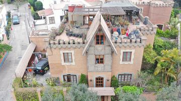 BONITA CASA EN BARRANCO