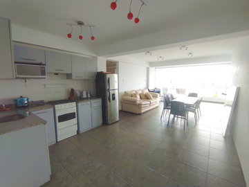 VENTA AMPLIO DEPARTAMENTO EN SAN BARTOLO CERCA DEL MALECÓN