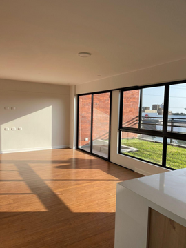 TRIPLEX DE ESTRENO EN CHACARILLA (609-907-1)