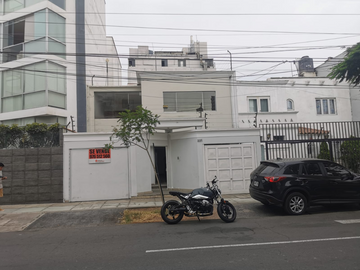 SE VENDE LINDA CASA EN MIRAFLORES