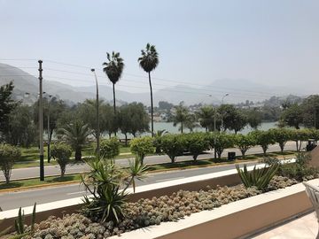 Las Terrazas - VENDO Lindo Dpto. Remodelado, Impecable con Vista Directa a la Laguna y a Parque.