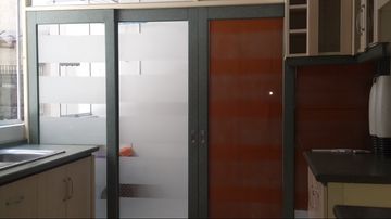 SE VENDE CÓMODO E ILUMINADO DEPARTAMENTO UBICADO EN SURCO