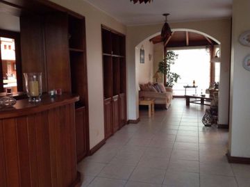 LINDA CASA EN VENTA 4 PISOS SURCO