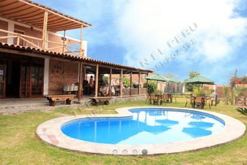 Pretty House and Land of 1800 sq meters (19,000 sq ft approx) in Azpitia (lim1368)
