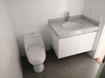 VENDO DÚPLEX DE ESTRENO, FRENTE AL PARQUE EL RETIRO, SURCO